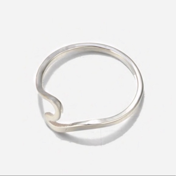 Ocean Dreams Jewelry - ✨NEW✨3/$20 Silver Wave Ring Dainty sz 6